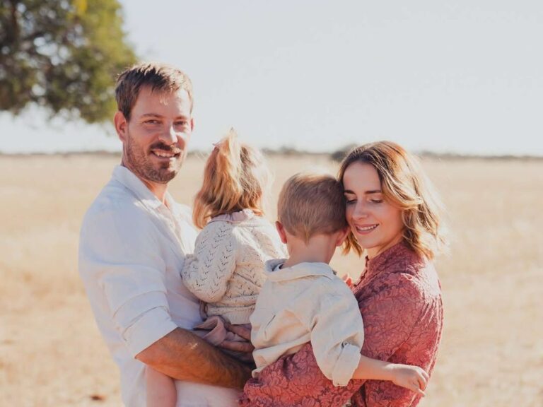 Anna und Gerald Heiser mit Kindern — Rückkehr nach Namibia Bauer sucht Frau