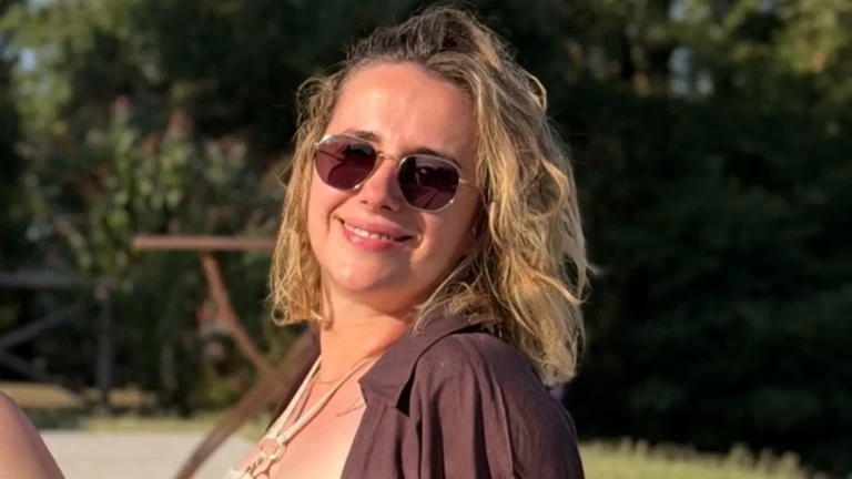 Anna Heiser zeigt sich ungefiltert im Bikini