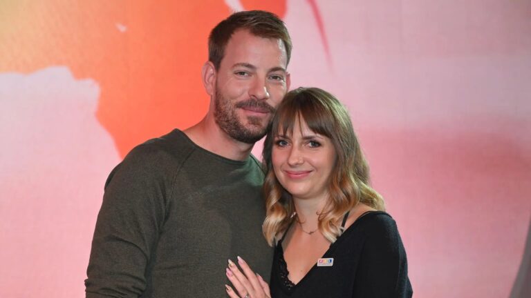 Anna Heiser aus Bauer sucht Frau mit Ehemann Gerald nach der Entwarnung für ihr Kind