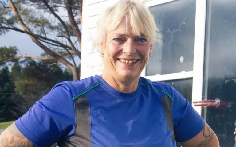 Annette Bauer sucht Frau International Dreierbeziehung Kanada