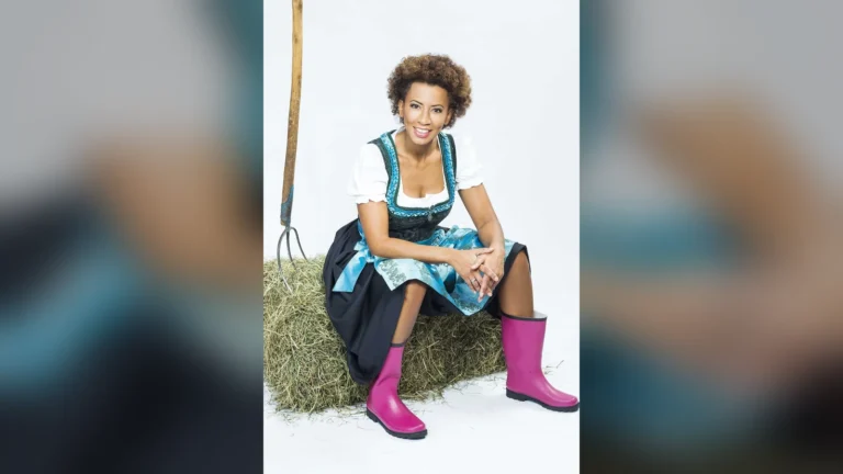 Arabella Kiesbauer im Dirndl bei Bauer sucht Frau ATV — Staffel 22 Pressefoto
