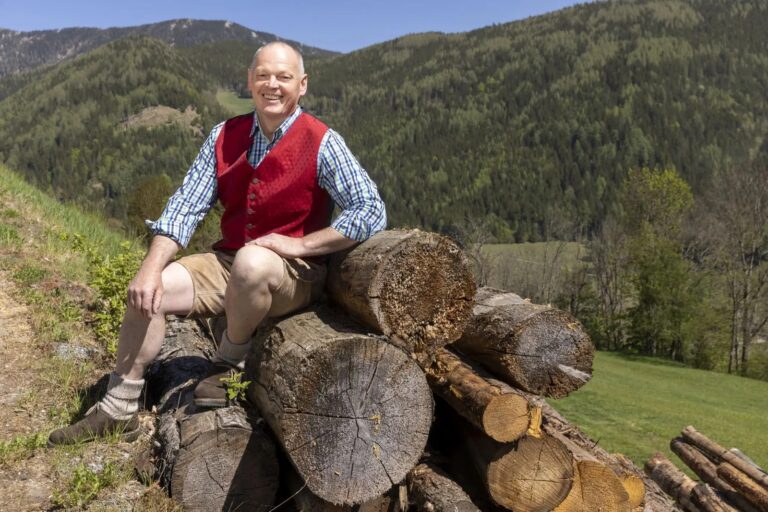 Bergbauer Arnold aus Kärnten bei Bauer sucht Frau — Hofwoche der 23. ATV-Staffel