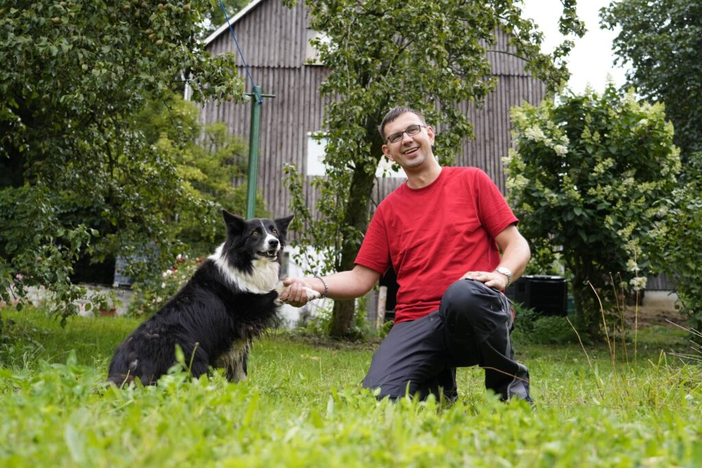 Bauer Thomas (39) – Der tiefgründige Bio-Pionier und Mutterkuhhalter | Offen und ehrlich: Bauer Thomas aus dem Erzgebirge und Mutterkuh Halter steht zu seiner Vergangenheit und sucht eine echte familiäre Zukunft ohne Vorurteile.