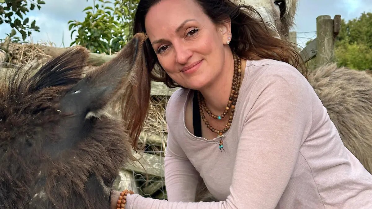 Nadine aus Dänemark mit Esel — Bauer sucht Frau International 2026 Kandidatin