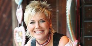 Inka Bause moderiert Bauer sucht Frau bei RTL – Kandidaten müssen strenge Verträge unterschreiben