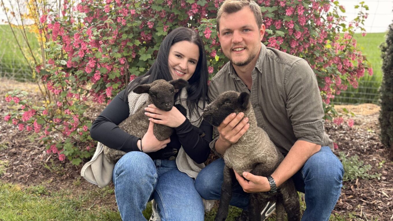 Michi und Valentina bei Bauer sucht Frau — tierischer Nachwuchs Ferkel Lämmchen Maifeld