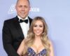 Patrick Romer und Annelie Henze auf den Reality Awards 2026 — Ring an Annelies Hand