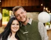 Valentina und Michi — Glückliches Paar auf dem Hof im Ahrtal